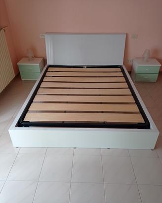 letto matrimoniale bianco lucido