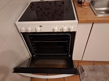 Macchina da cucina 4 piastre e forno