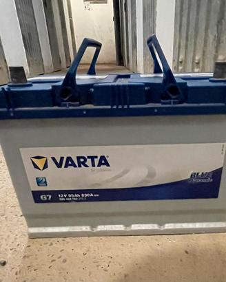 Batteria auto Varta nuova