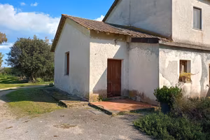 Locale con terreno località strada provinciale 44