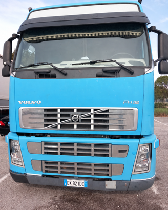 Volvo FH – Motrice 3 assi con cassone scarrabile