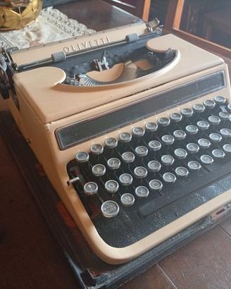 Macchina da scrivere Olivetti Studio 42 Avorio
