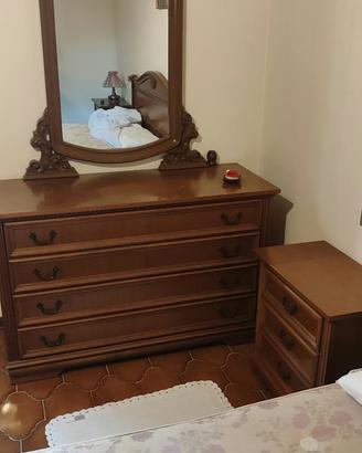 Camera da letto completa in legno