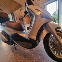Piaggio Beverly 300
