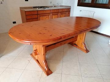 Tavolo in legno allungabile 