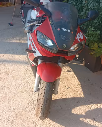 Yamaha R6