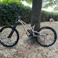 Commencal DH supreme V4 2022