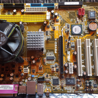 Componenti PC fisso desktop e stampante
