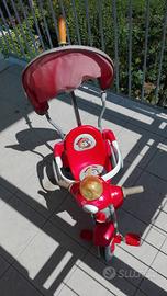 Triciclo con maniglone e parasole