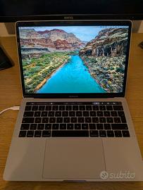 MacBook Pro 13" TouchBar 2019 -  i5 16GB 256 GB