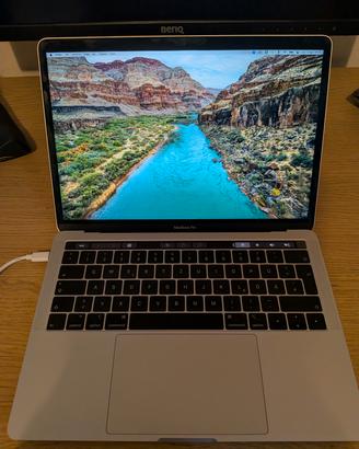 MacBook Pro 13" TouchBar 2019 -  i5 16GB 256 GB