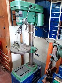 Trapano a colonna alimentato 220V