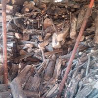 Legna al coperto e asciutta 