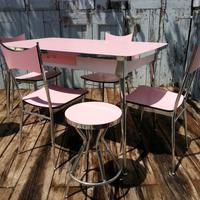 tavolo vintage colore rosa formica