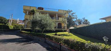 Mascalucia signorile villa singola con piscina
