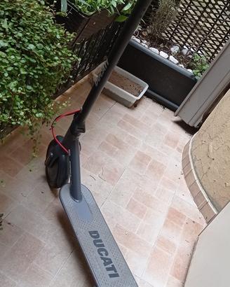 Monopattino elettrico Ducati