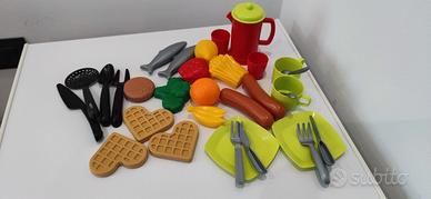 Set cibo e giocattoli in plastica