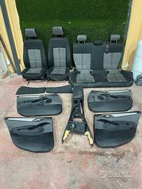 Ricambi tappezzeria bmw x1 2012.