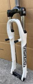 Forcella ammortizzata SR Suntour SF14-M3010-P-700C