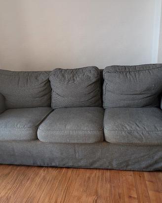 divano Ikea modello Ektorp 3 posti 