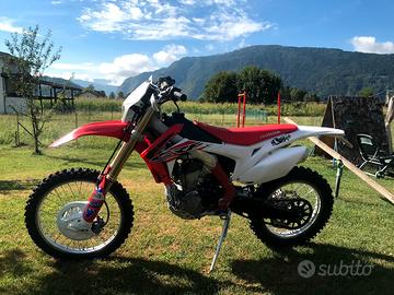 honda crf 250R 2017 red moto