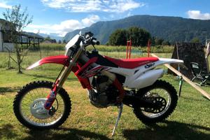 honda crf 250R 2017 red moto