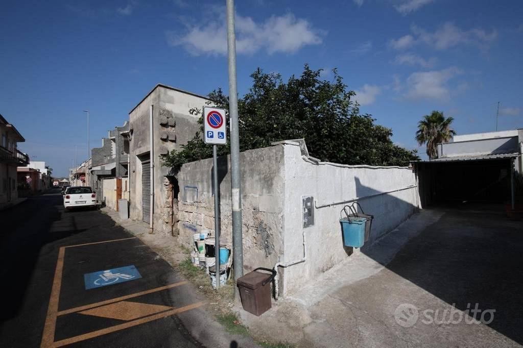 Terreno di 306 m² a Torchiarolo - Altro
