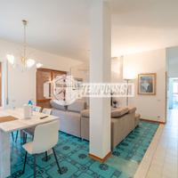 TRILOCALE RISTRUTTURATO CAMPO DI MARE