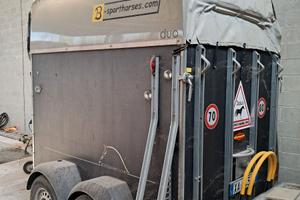 TRAILER TRASPORTO CAVALLI