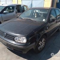 Volkswagen Golf 4 5 Porte Demolita - Per Ricambi