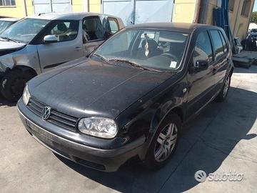 Volkswagen Golf 4 5 Porte Demolita - Per Ricambi