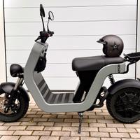 Scooter elettrico ME 6.0 125 grigio