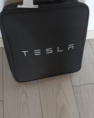 Presa ricarica per Tesla