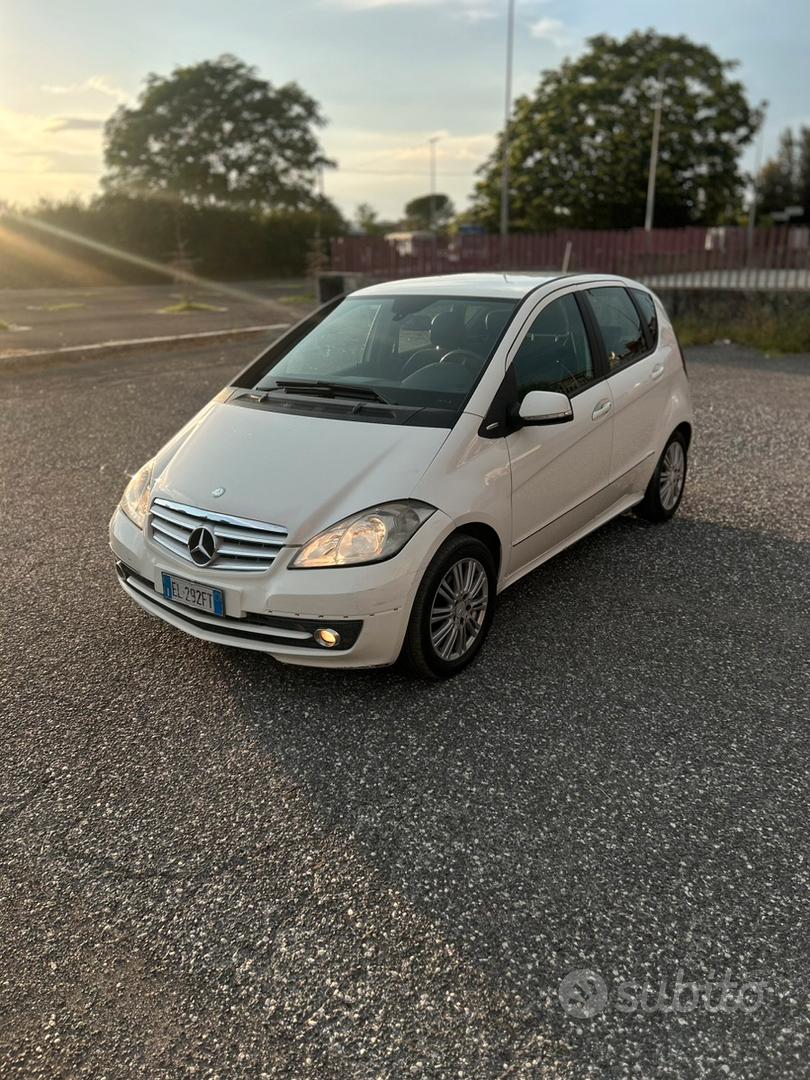 Mercedes-Benz A180 2012 photo 2