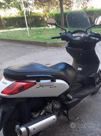 scooter Yamaha xmax 250