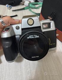 Macchina fotografica analogica canomatica rullino