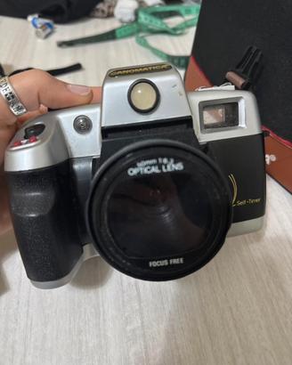 Macchina fotografica analogica canomatica rullino