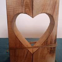 Portacandele in legno rustico con cuore