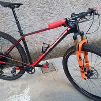 MTB  DA 29 MARCA CANYON EXCEED CF SLX CARBONIO