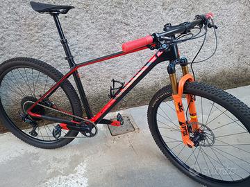 MTB  DA 29 CON UPGRADE  MARCA CANYON ECARBONIO