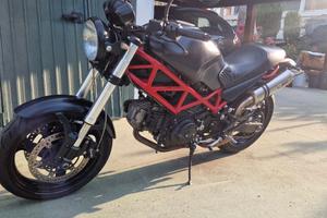 Ducati Monster 695 - A2