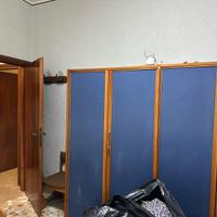 Camera Letto, mensole e armadio