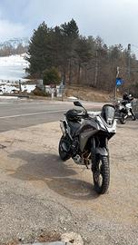 MOTO MORINI XCAPE 650 ( cerchi a raggi)