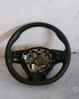 Volante con comandi Toyota Yaris 3 2017