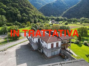 Casa indipendente di 424 m² con 5 locali e box aut
