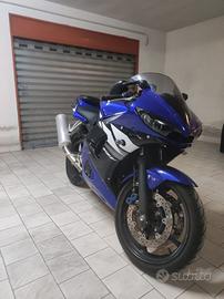 Moto Yamaha YZF R6