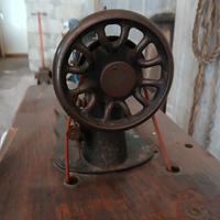 macchina da cucire d'epoca