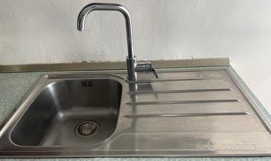 Lavello inox e gruppo