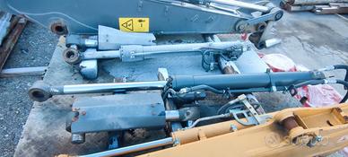 Pistone sollevamento braccio e lama