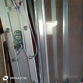 DOCCIA CON COLONNIA UBERTI